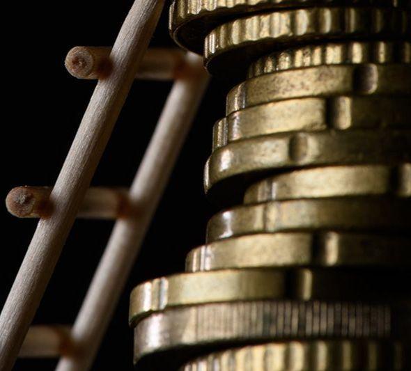 Vlada s sprejetimi ukrepi spodbuja dvig cen